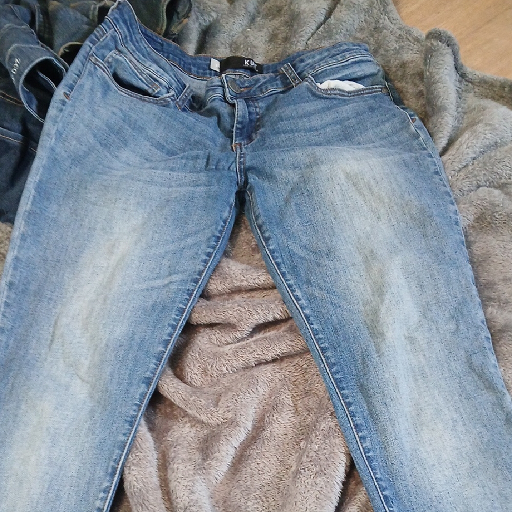 Women's Straight Leg Jeans - Blue